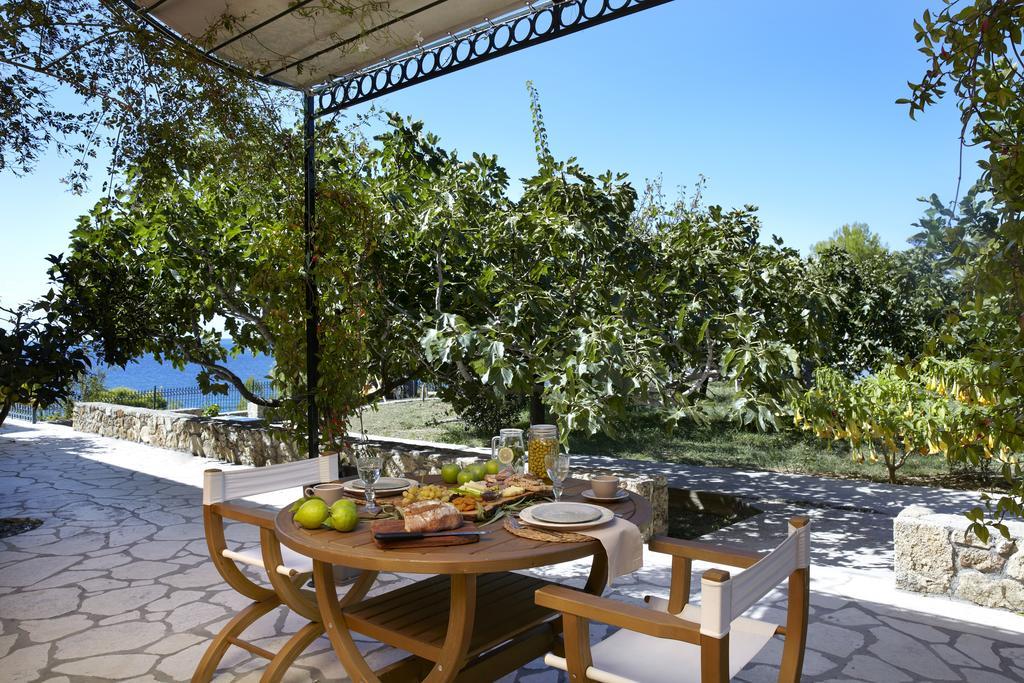 Avra Private Suites Lászi Kültér fotó