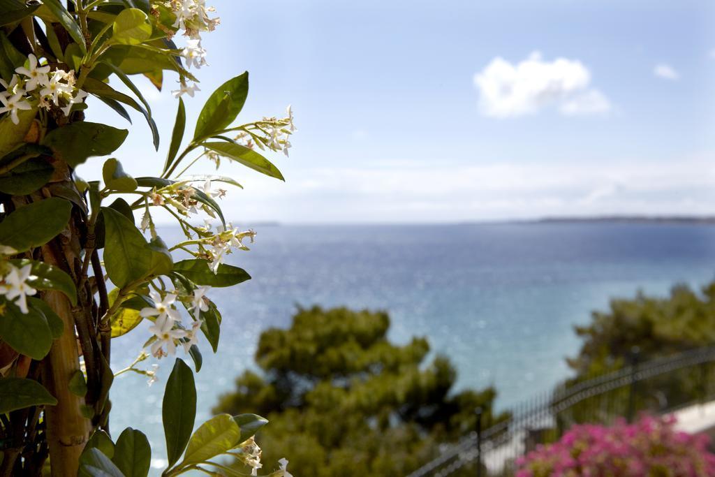Avra Private Suites Lászi Kültér fotó