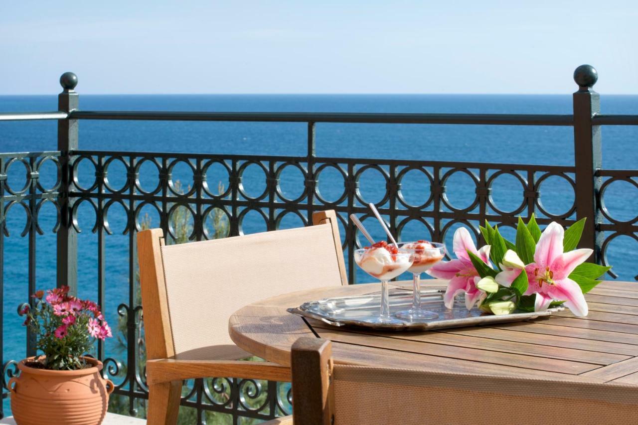 Avra Private Suites Lászi Kültér fotó