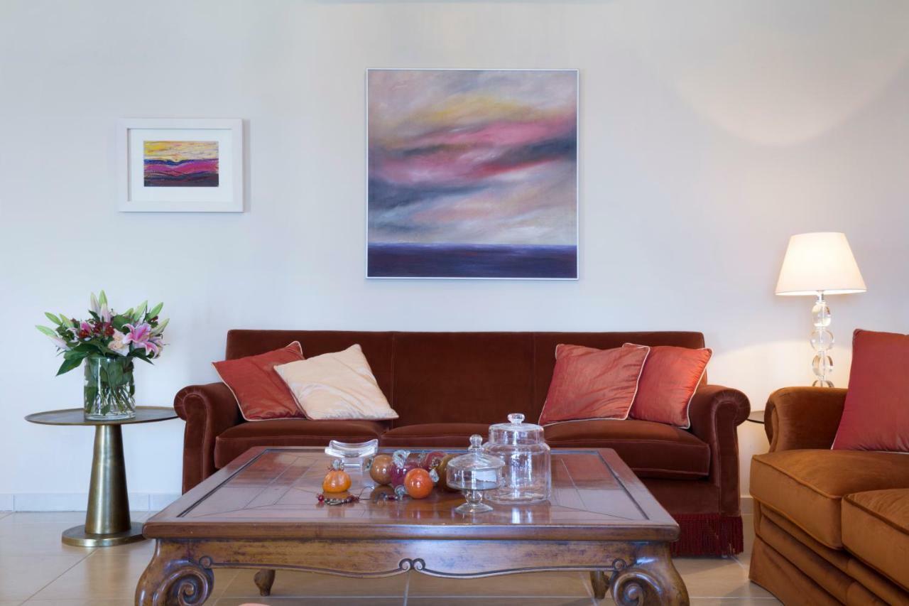 Avra Private Suites Lászi Kültér fotó