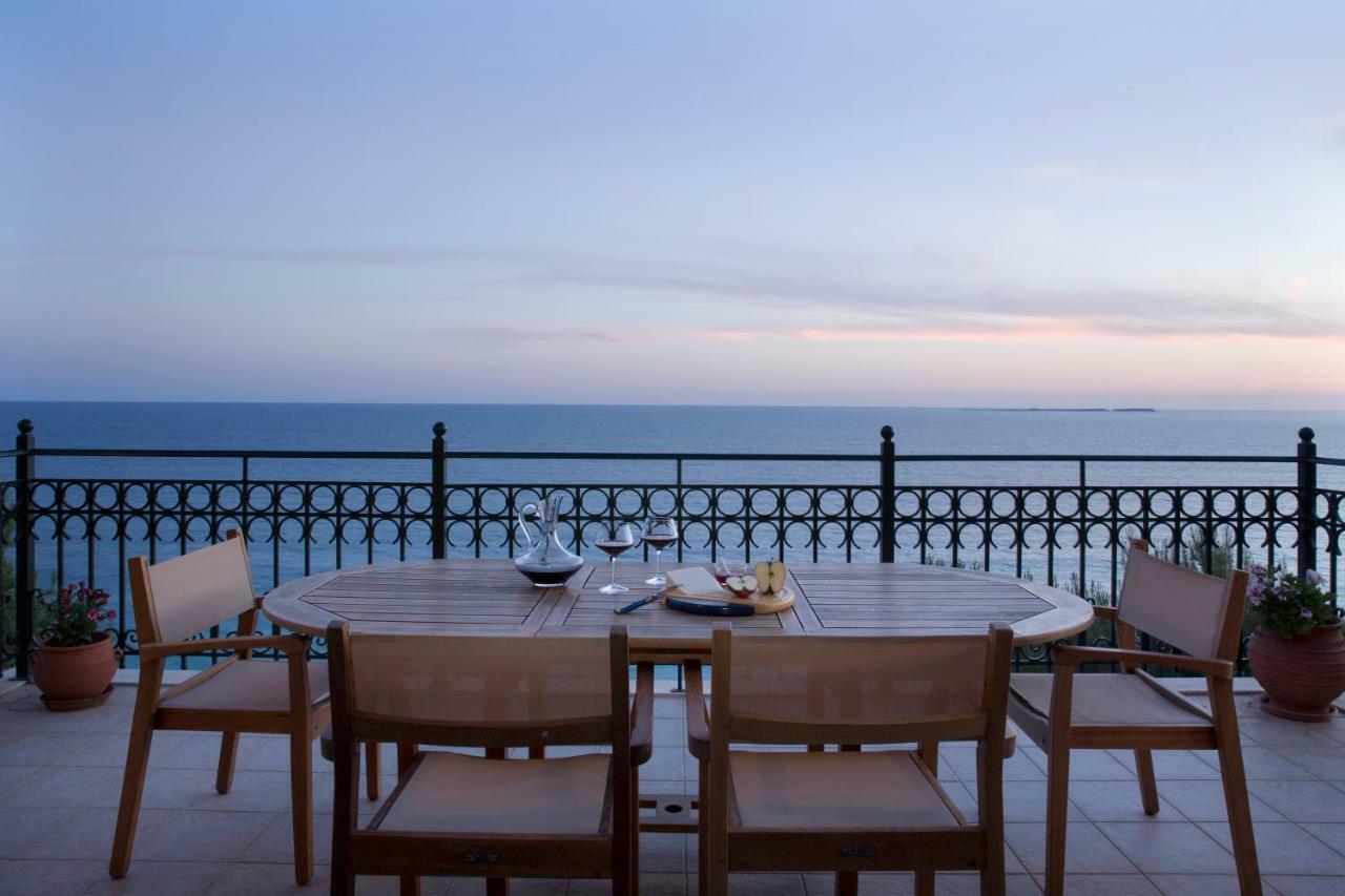 Avra Private Suites Lászi Kültér fotó