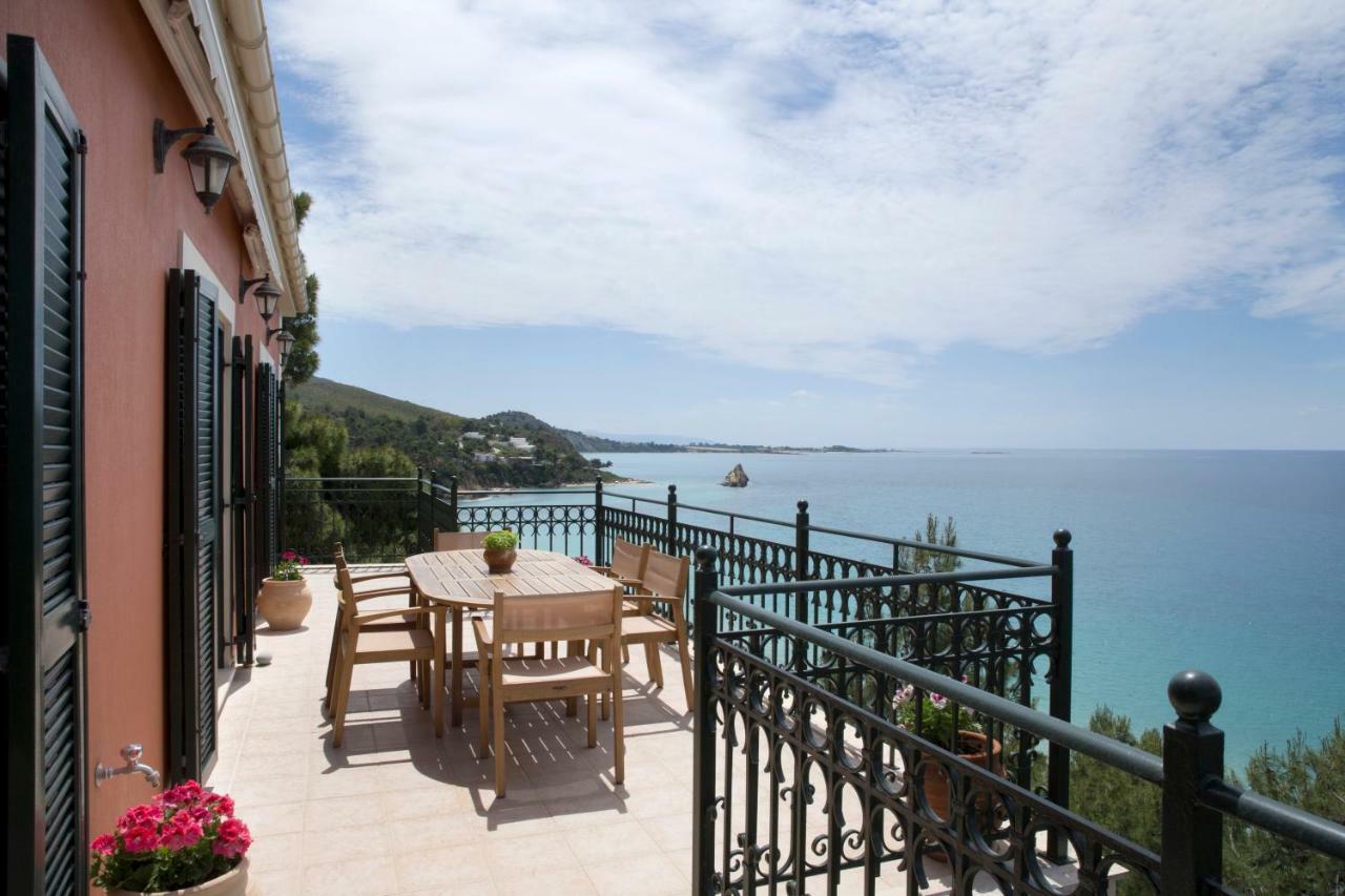 Avra Private Suites Lászi Kültér fotó